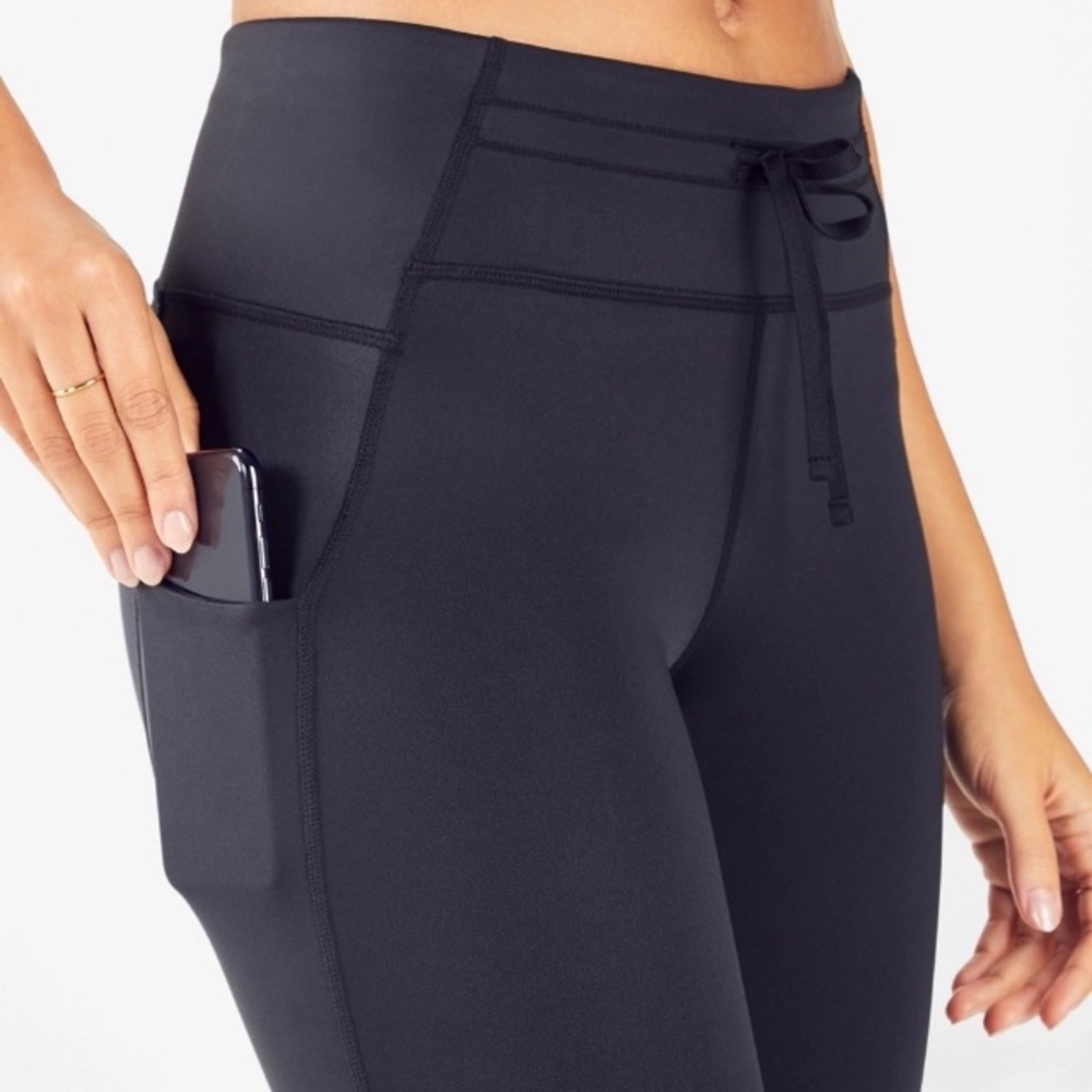 Fabletics Ultracool Shine-Panel 7/8
Pocket Legging XXS